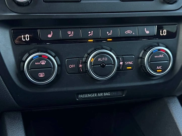 Volkswagen Jetta, 2012г, передний привод, автомат