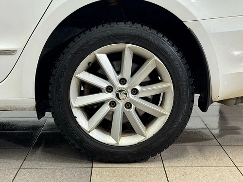 Skoda Superb, 2013г, передний привод, робот