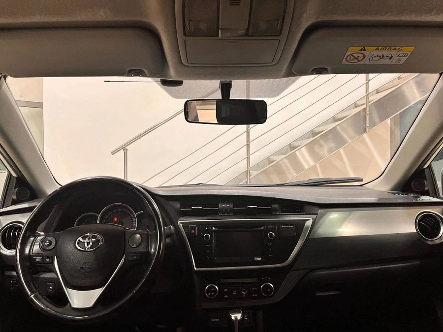 Toyota Auris, 2013г., передний привод, вариатор
