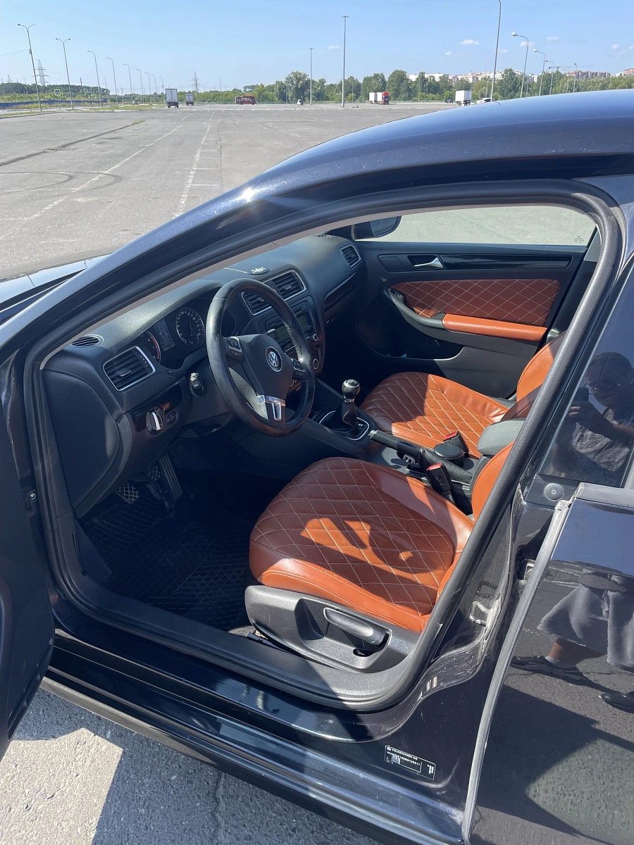 Volkswagen Jetta, 2011г., передний привод, механика