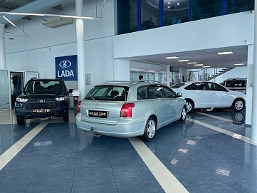Toyota Avensis, 2005г, передний привод, механика