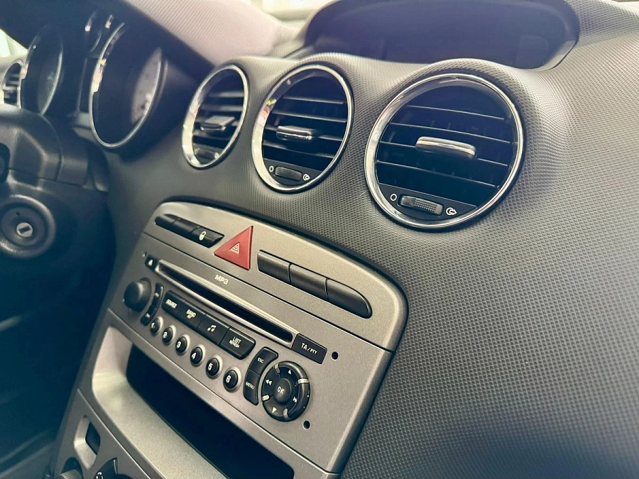 Peugeot 308, 2008г., передний привод, автомат