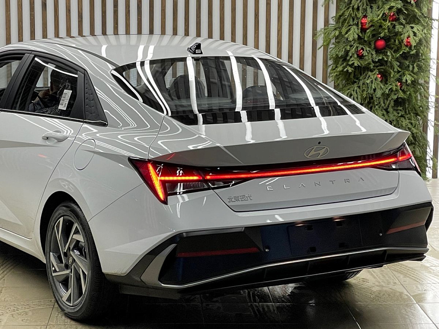 Hyundai Elantra, 2024г., передний привод, вариатор