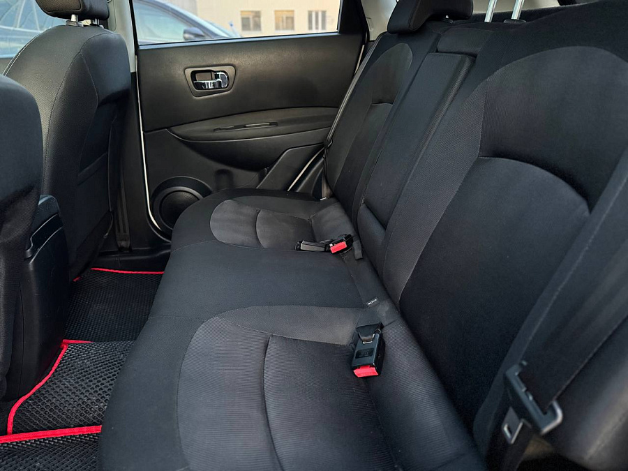 Nissan Qashqai, 2012г., передний привод, вариатор