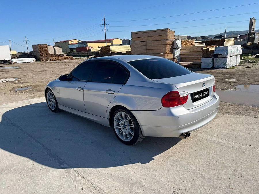 BMW 3 серии, 2005г., задний привод, автомат