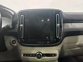 Volvo XC40, 2021г., полный привод, автомат