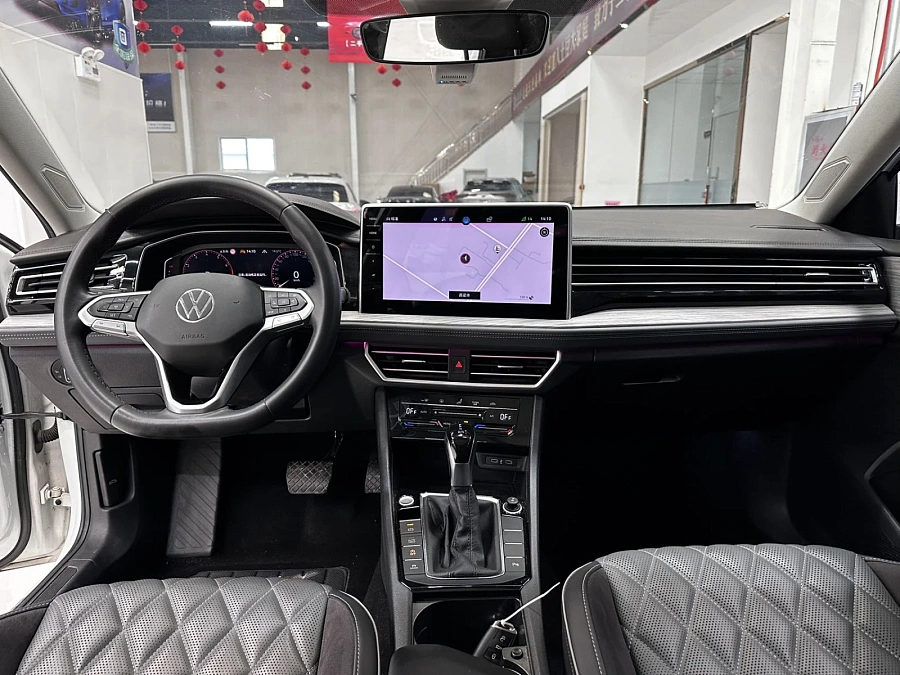 Volkswagen Jetta, 2022г., передний привод, автомат