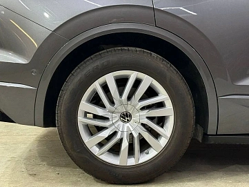 Volkswagen Touareg, 2025г, полный привод, автомат