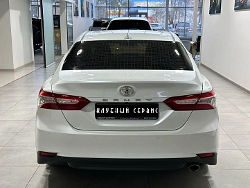 Toyota Camry, 2021г, передний привод, автомат