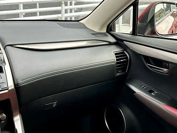 Lexus NX, 2017г, полный привод, вариатор