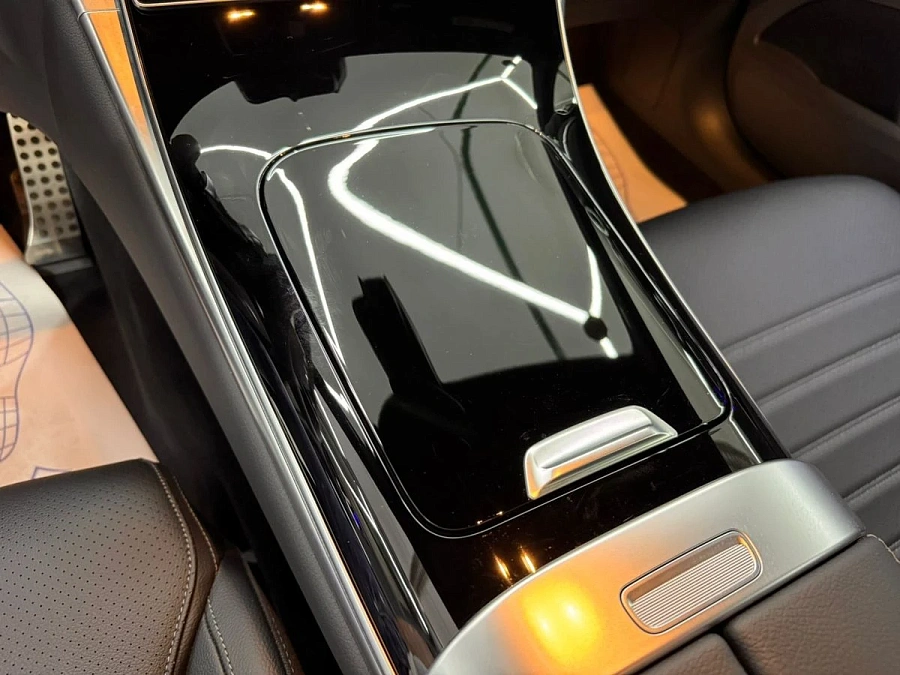 Mercedes-Benz , 2024г.