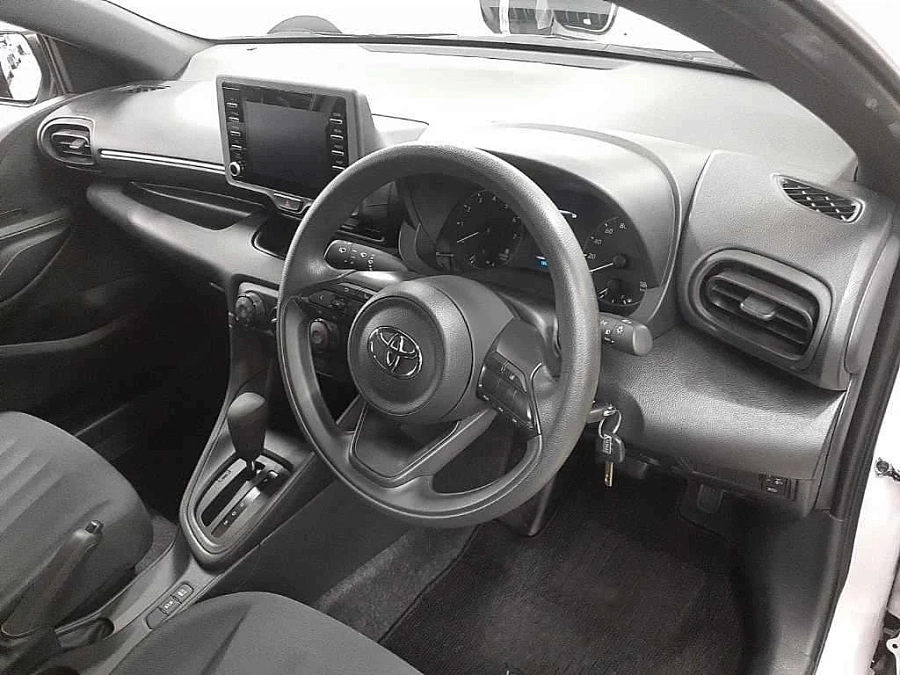 Toyota Yaris, 2022г., передний привод, вариатор