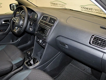 Volkswagen Polo, 2019г, передний привод, механика