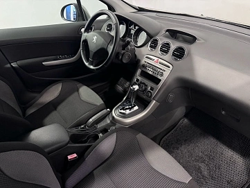 Peugeot 308, 2011г, передний привод, автомат