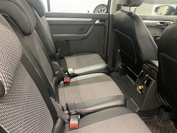 Volkswagen Touran, 2011г, передний привод, механика