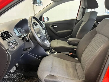 Volkswagen Polo, 2010г, передний привод, робот