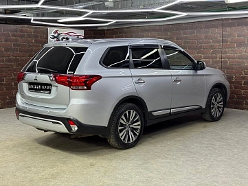 Mitsubishi Outlander, 2021г, полный привод, вариатор