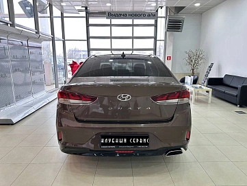 Hyundai Sonata, 2018г, передний привод, автомат