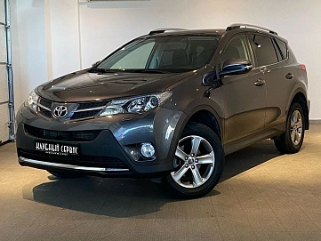 Toyota RAV4, 2015г, передний привод, автомат