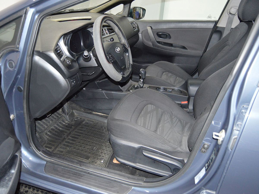 Kia Ceed, 2013г., передний привод, механика