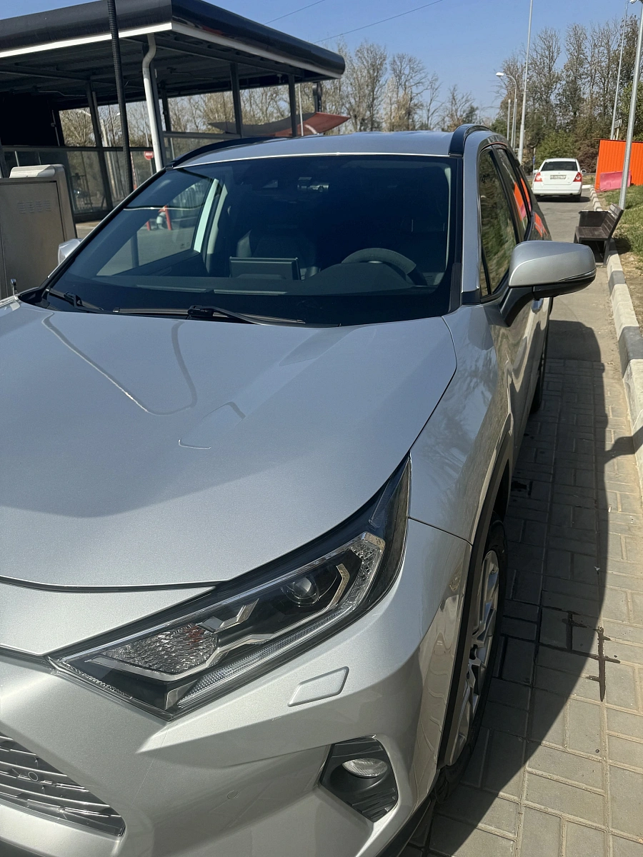 Toyota RAV4, 2020г., полный привод, автомат