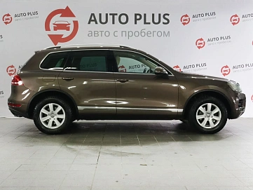 Volkswagen Touareg, 2011г, полный привод, автомат