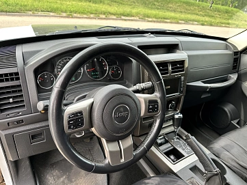 Jeep Cherokee, 2011г, полный привод, автомат