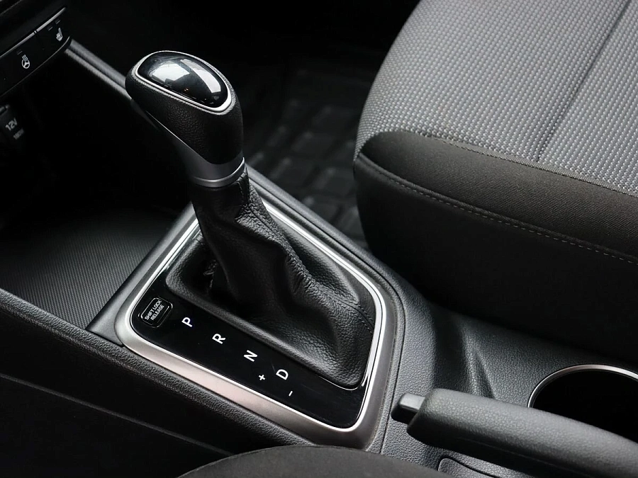 Hyundai Solaris, 2021г., передний привод, автомат