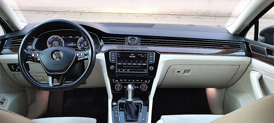 Volkswagen Passat, 2016г., передний привод, робот