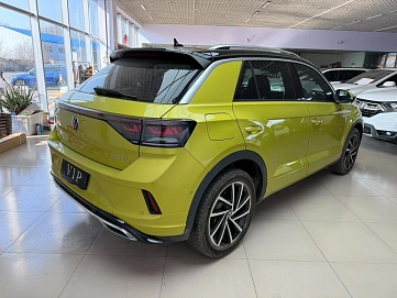 Volkswagen T-Roc, 2023г., передний привод, робот