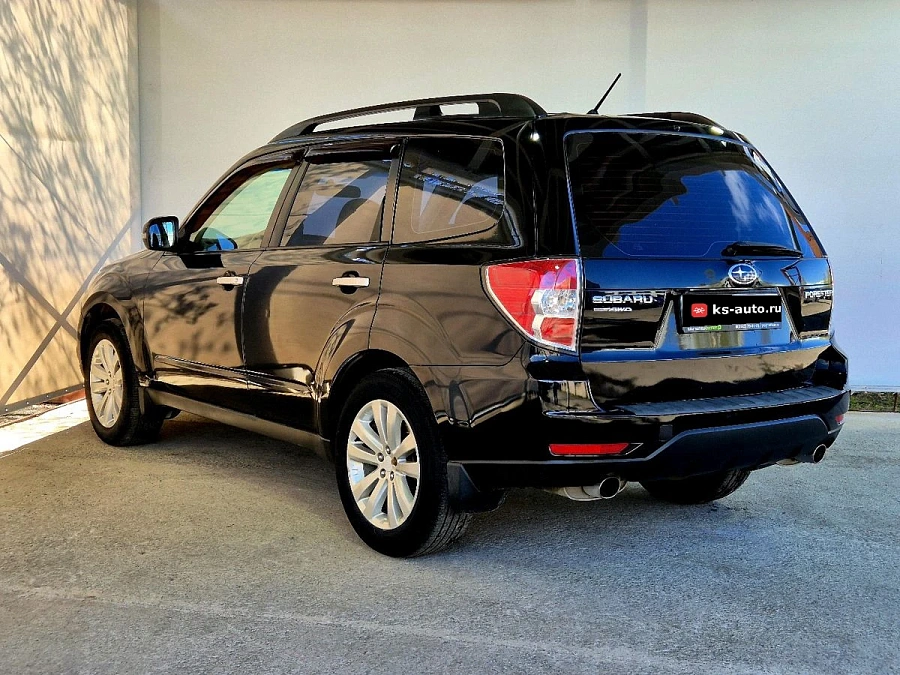 Subaru Forester, 2011г., полный привод, механика