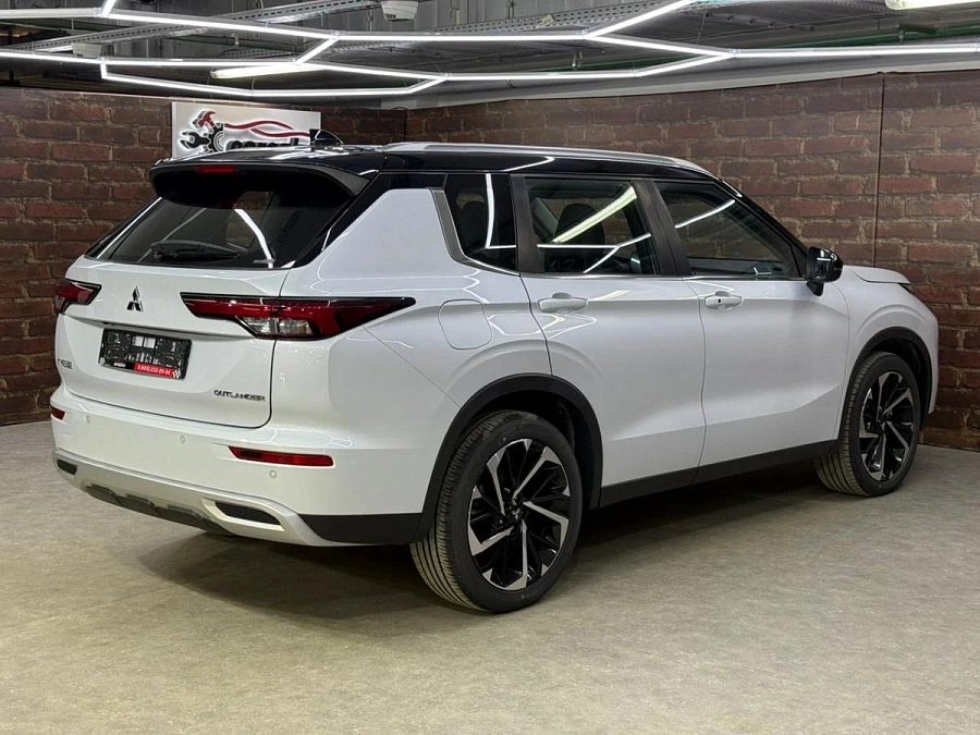 Mitsubishi Outlander, 2023г., полный привод, вариатор