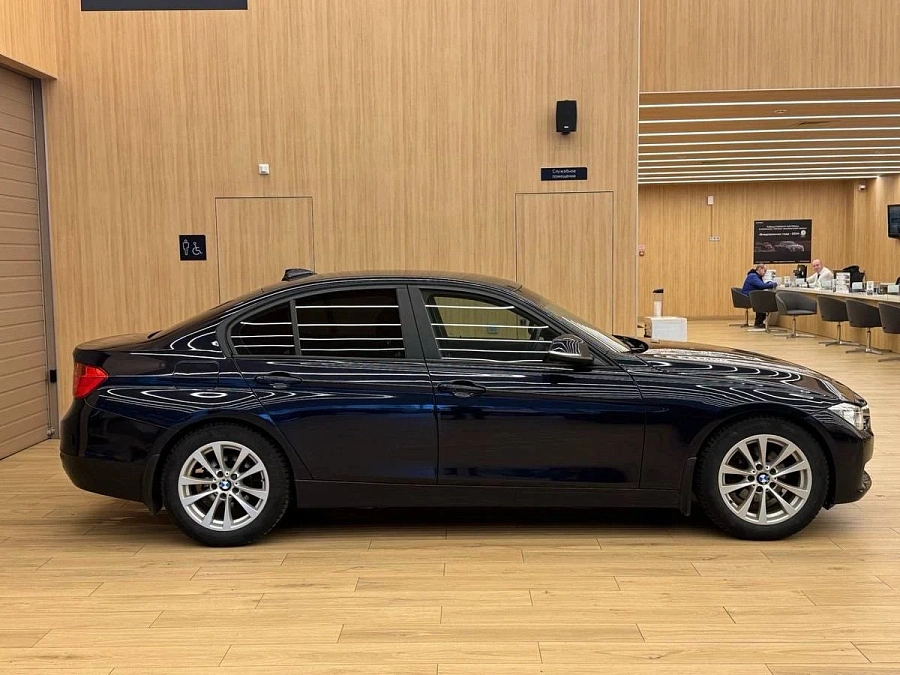 BMW 3 серии, 2012г., задний привод, автомат