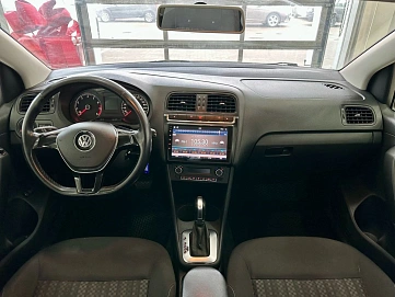 Volkswagen Polo, 2016г., передний привод, автомат