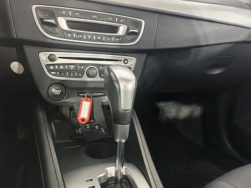 Renault Fluence, 2010г, передний привод, вариатор