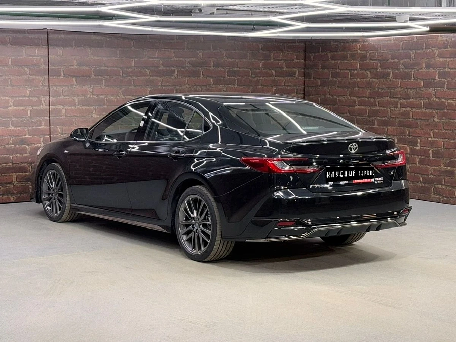 Toyota Camry, 2025г., передний привод, вариатор