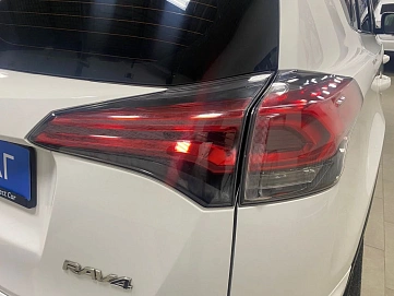 Toyota RAV4, 2016г, передний привод, вариатор