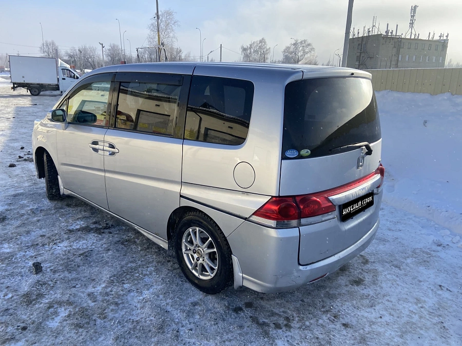 Honda Stepwgn, 2006г., передний привод, автомат