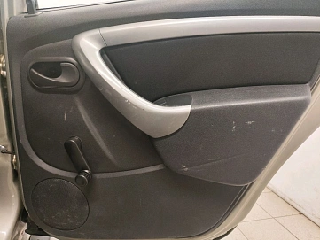 Renault Duster, 2012г, полный привод, механика