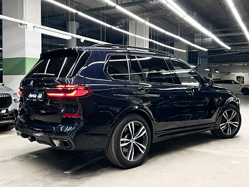 BMW X7, 2022г, полный привод, автомат