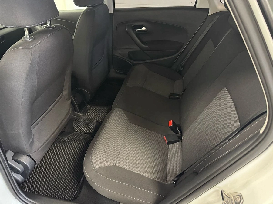 Volkswagen Polo, 2016г., передний привод, автомат