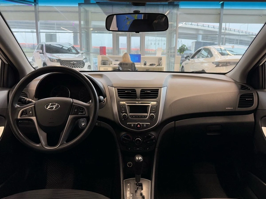 Hyundai Solaris, 2016г., передний привод, автомат