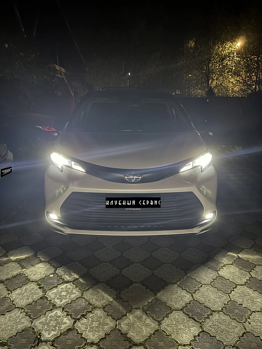 Toyota Sienna, 2023г., передний привод, автомат