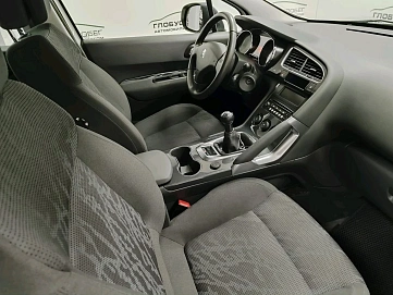 Peugeot 3008, 2012г, передний привод, механика