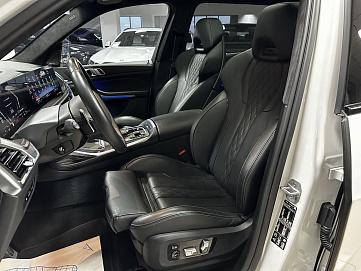 BMW X7, 2023г, полный привод, автомат