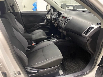 Mitsubishi Outlander, 2010г, передний привод, вариатор