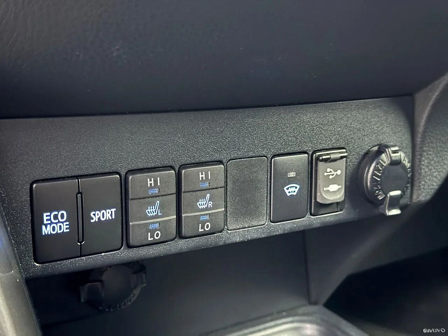 Toyota RAV4, 2016г., полный привод, вариатор