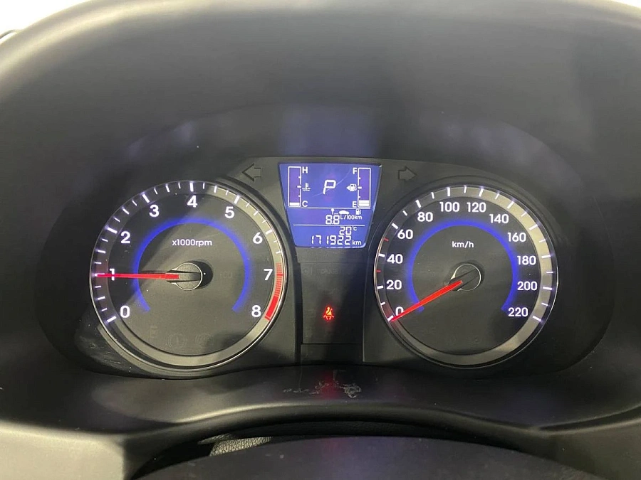 Hyundai Solaris, 2015г., передний привод, автомат