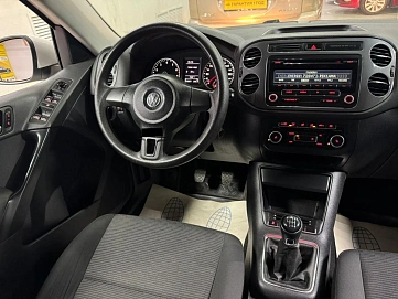 Volkswagen Tiguan, 2011г, полный привод, механика