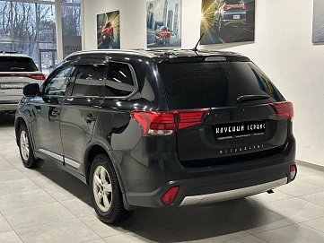 Mitsubishi Outlander, 2015г, полный привод, вариатор
